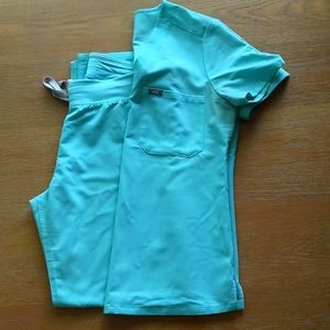 Figs scrubs